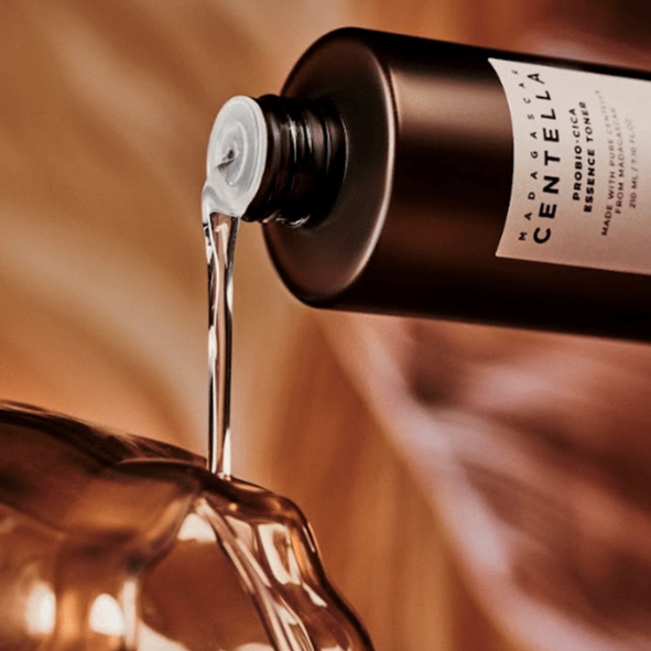 SKIN1004 - Madagascar CENTELLA Probio-Cica Essence Toner 210ml