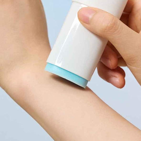 SKIN1004 -  Madagascar Centella Hyalu-Cica Silky-Fit Sun Stick 20gm SPF50+ PA++++
