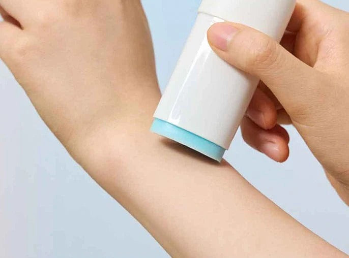 SKIN1004 -  Madagascar Centella Hyalu-Cica Silky-Fit Sun Stick 20g SPF50+ PA++++